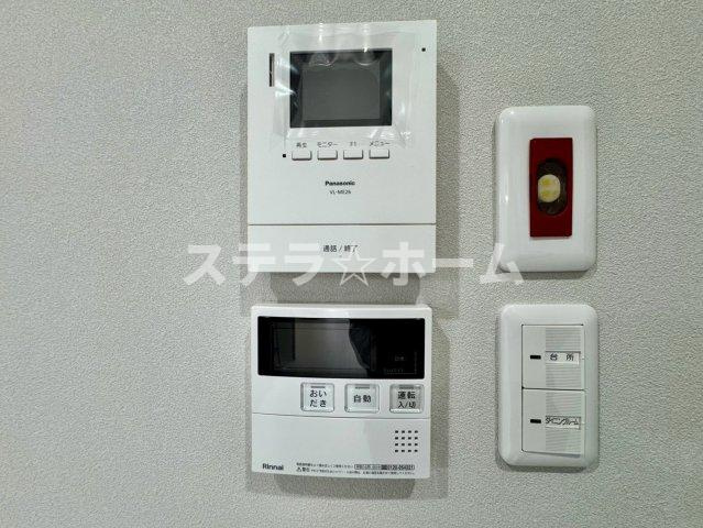 シャルマンコーポ塚本の防犯設備|モニター付きのインターホン