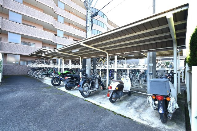 ネオステージ南仙台の駐輪場