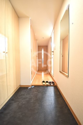 プレミュール阿波座の玄関|プレミュール阿波座　玄関廊下