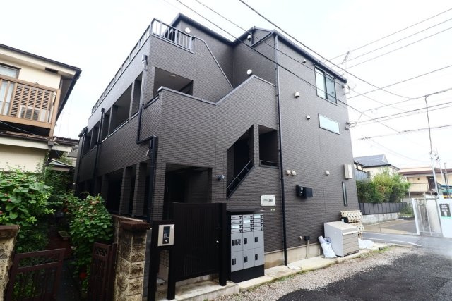マーレ上北沢の外観