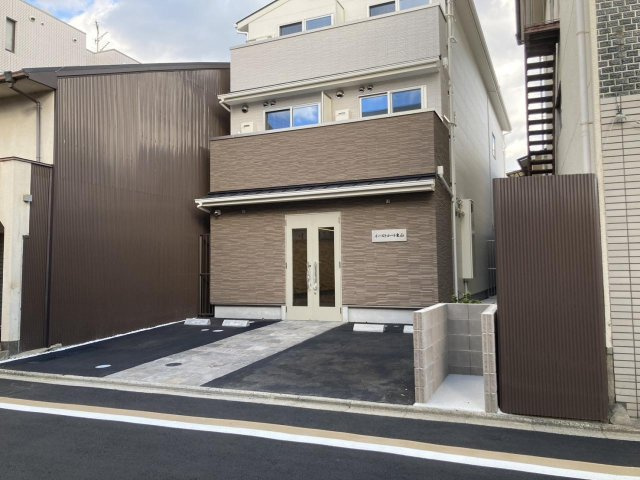 イーストコート東山のエントランス