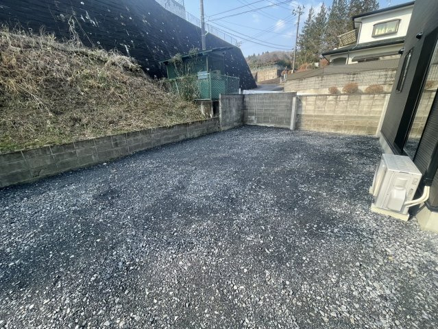 ミルネージュの駐車場