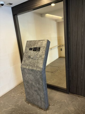ラフィスタ本蓮沼のエントランス