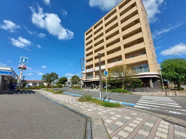 ㇾ・モンデ新潟の外観