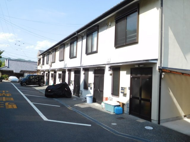 大枝西長町テラスハウスの外観
