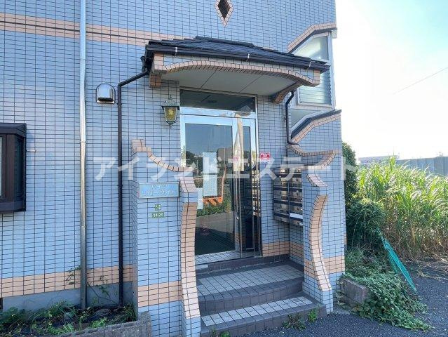 ハイツリバーサイド　3面採光　出窓　独立洗面台のエントランス