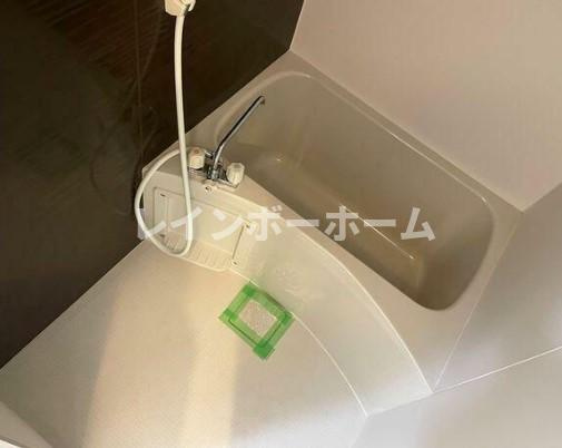 アヴェニール南通町の浴室