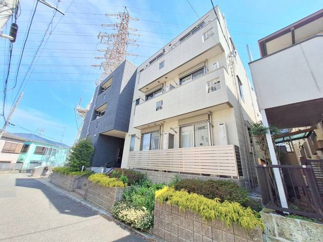 グランツ妙蓮寺のエントランス