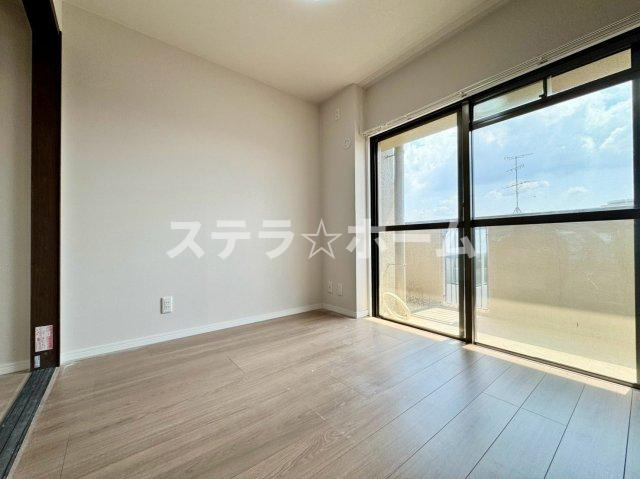 オリエント豊中アーバンライフの洋室|ゆったりした洋室です