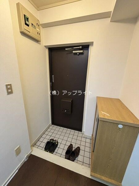 松村ビルの玄関