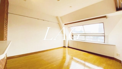 【居間・リビング】 | ロワール鶴見中央 | 洋室のお部屋です。