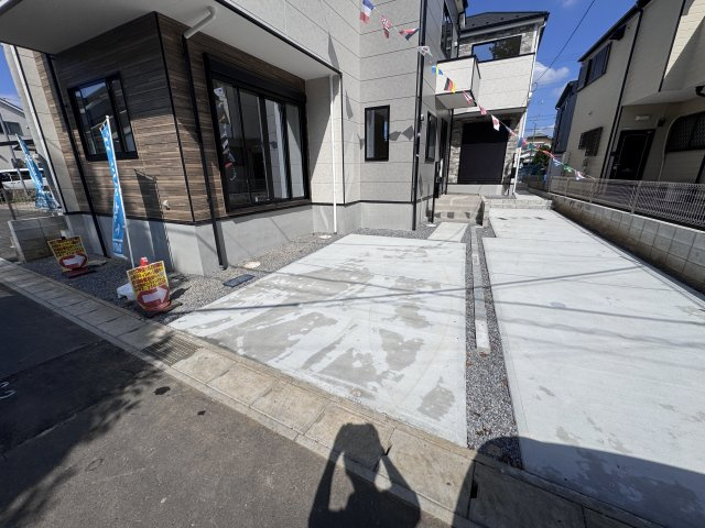 松戸市殿平賀新築戸建【殿平賀小学校：2分】の駐車場|1号棟駐車スペース