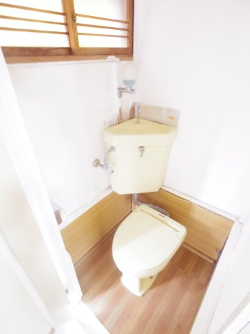西堀２丁目戸建のトイレ