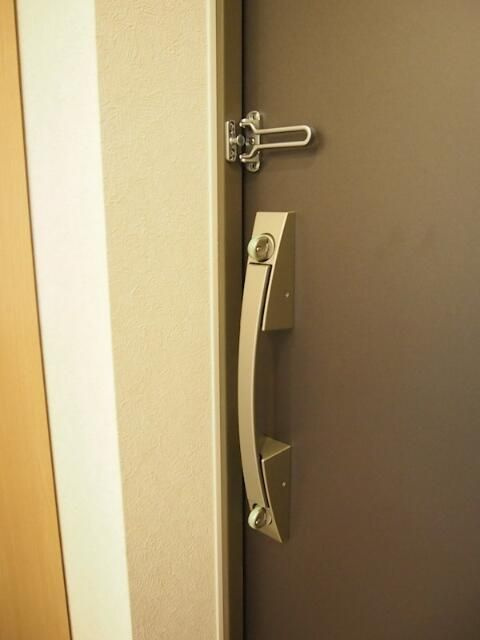 ルーブル仲六郷弐番館の玄関