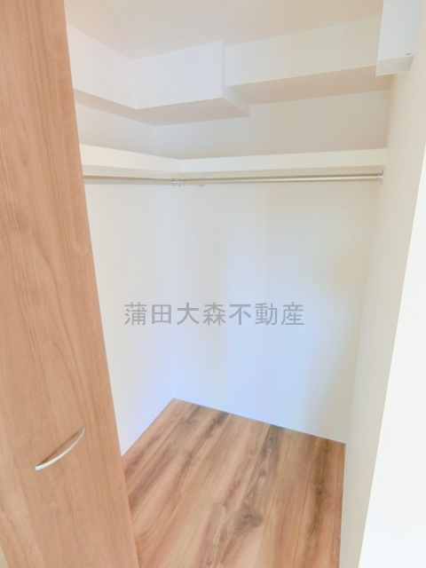 CALME OMORINAKAの収納|洋室5.6帖の収納　ウォークインクローゼット