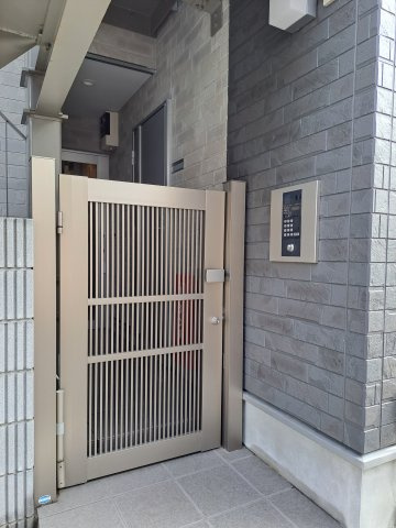 【エントランス】 | Ｒｅｇｉｎａ | オートロック完備です
