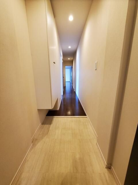 サンロータスの玄関