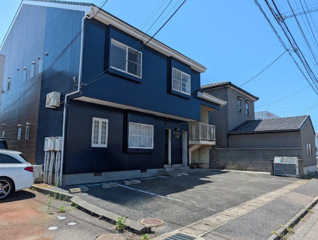 新潟市中央区　売アパートの外観