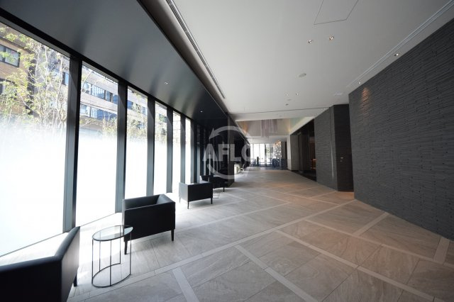 ローレルタワー御堂筋本町　開平小学校区のロビー|ローレルタワー御堂筋本町　ロビー