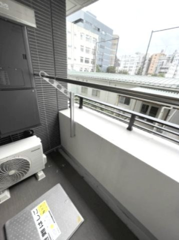 ディアナコート本郷弓町のバルコニー