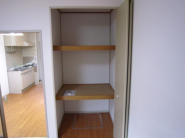 芦屋市大原町のアパートの収納