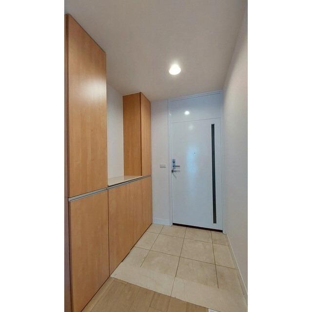 芦屋市朝日ケ丘町の賃貸マンションの玄関