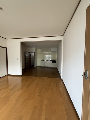 芦屋市東芦屋町のアパートの居間・リビング