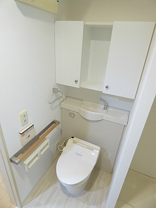 神戸市中央区布引町２丁目の賃貸マンションのトイレ