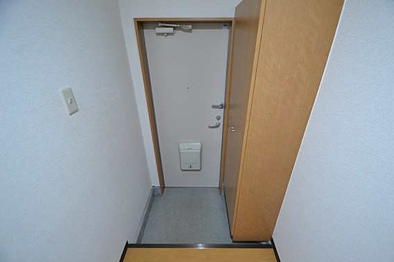 神戸市灘区篠原本町１丁目の賃貸マンションの玄関