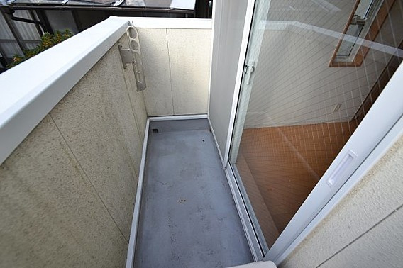 神戸市灘区篠原本町１丁目の賃貸マンションのバルコニー