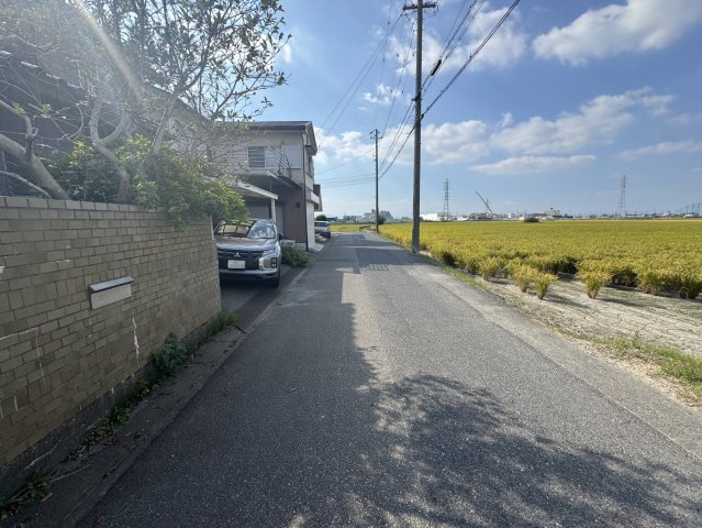 あま市森八丁目　売土地の前面道路含む現地写真|道路幅員6mと広々！