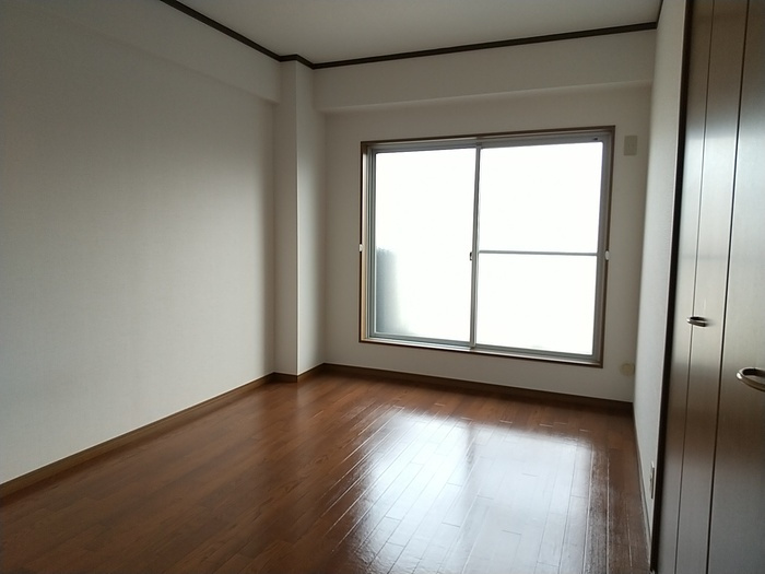 住吉建物2号館の洋室