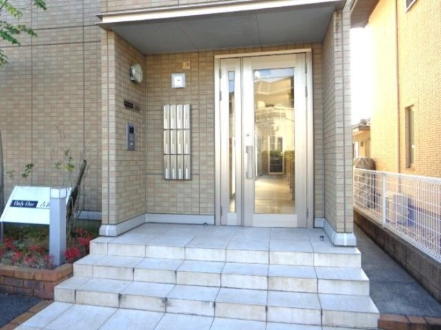 オンリーワン古新開のエントランス