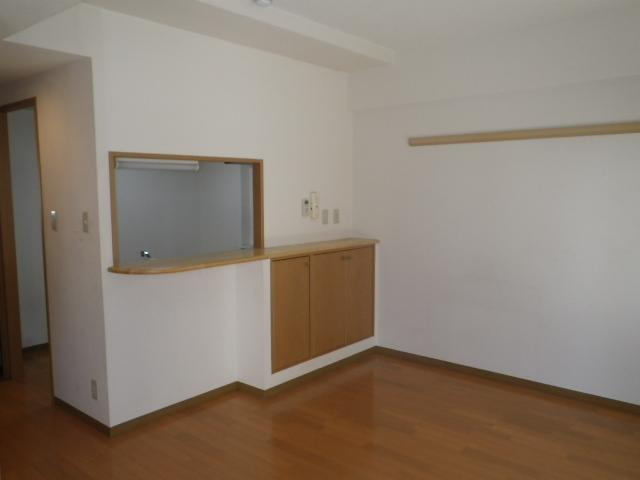朝霞市本町１丁目の賃貸マンションの居間・リビング