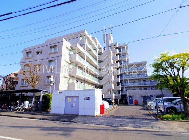 ロイヤルキャステージ恋ヶ窪の外観