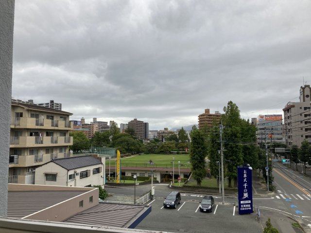 アミティエ小頭町のバルコニー|陽当たり良好なバルコニーです♪