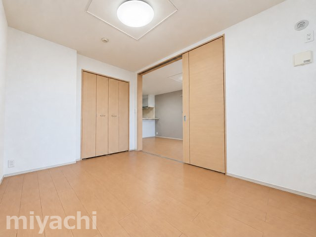 レヴェランス　Aの洋室