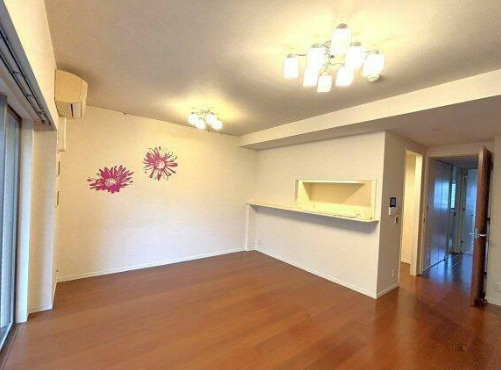 調布市菊野台３丁目の賃貸マンションの居間・リビング
