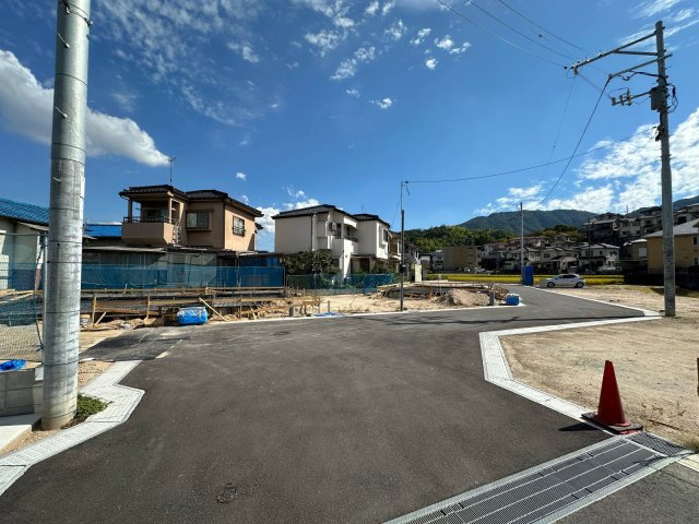 安佐南区高取南1丁目 No.2の前面道路含む現地写真|前面道路