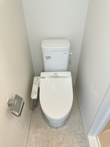 Searex県立大学のトイレ|落ち着いた色調のトイレです