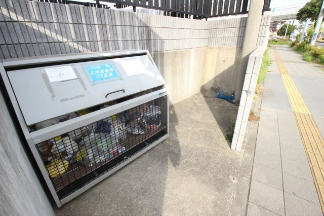 シーフロント長谷川のその他|敷地内ゴミ置き場
