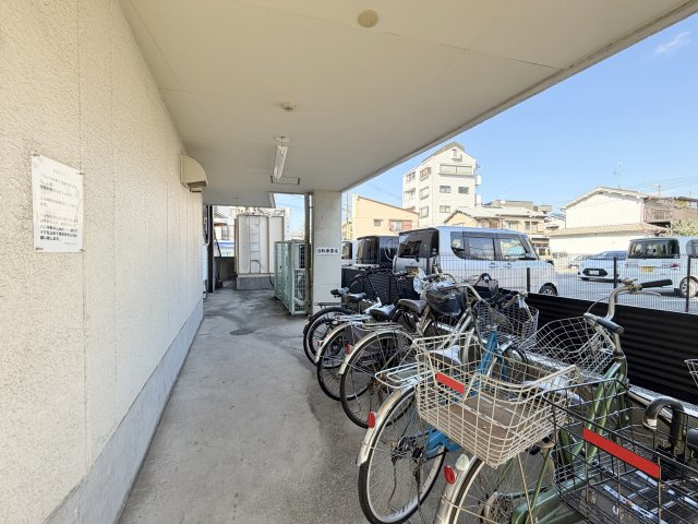 コーポラス山栄のエントランス