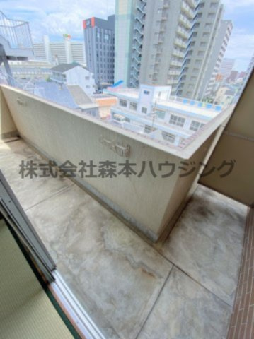 【バルコニー】 | 　グランドヴィラ門真 | ※同タイプ別室の写真を使用しています。
　設備内容や色調など相違がある場合は実際のお部屋の現状優先となります。