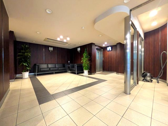 クリオ新杉田駅前のロビー