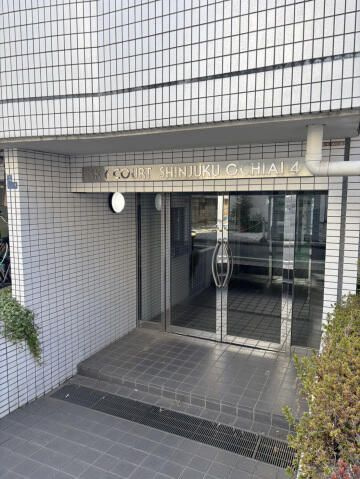 スカイコート新宿落合第４のエントランス
