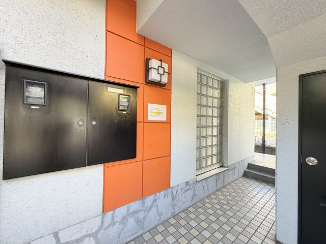 エグゼ西川のエントランス