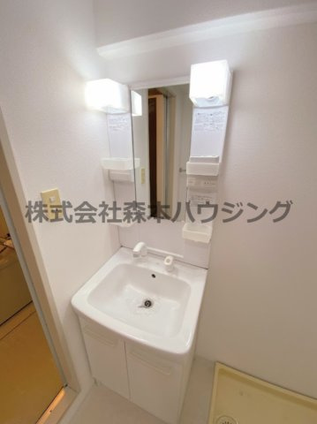 【独立洗面台】 | 　コーポヒルトップ | 朝の身支度には欠かせない独立洗面化粧台