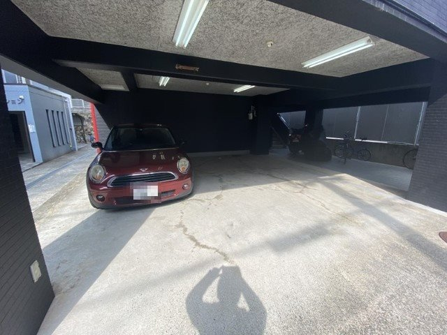 【駐車場】