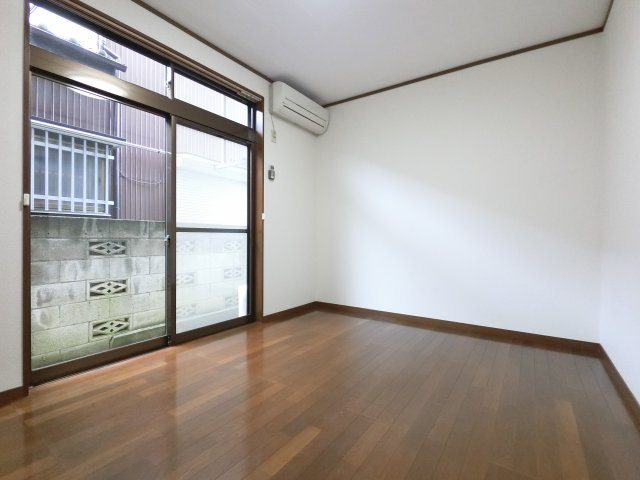 【寝室】