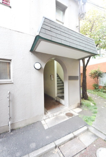 第一小林マンションのエントランス